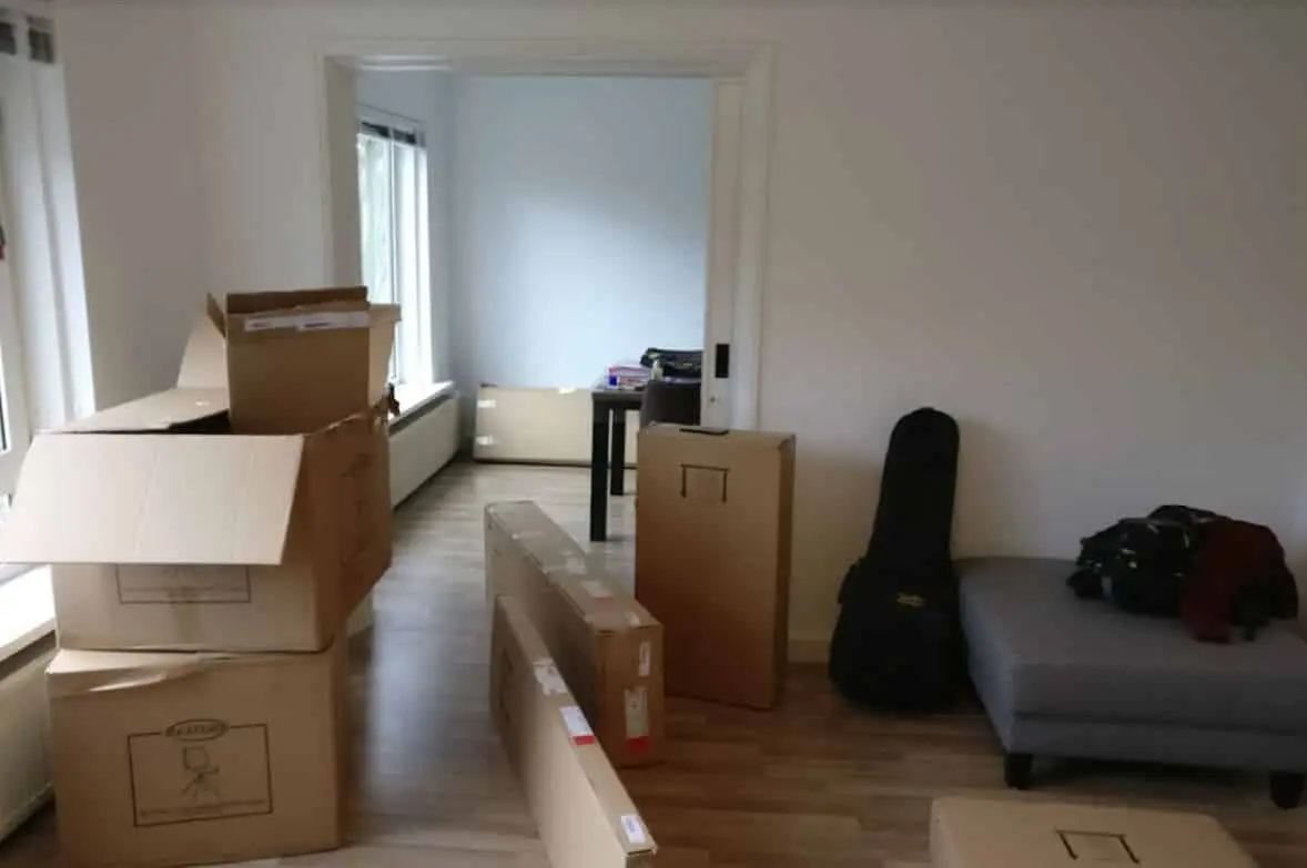 Moving-into-apartment
